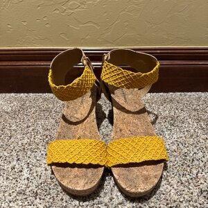 Cute Yellow Lucky Brand Woven Sandals